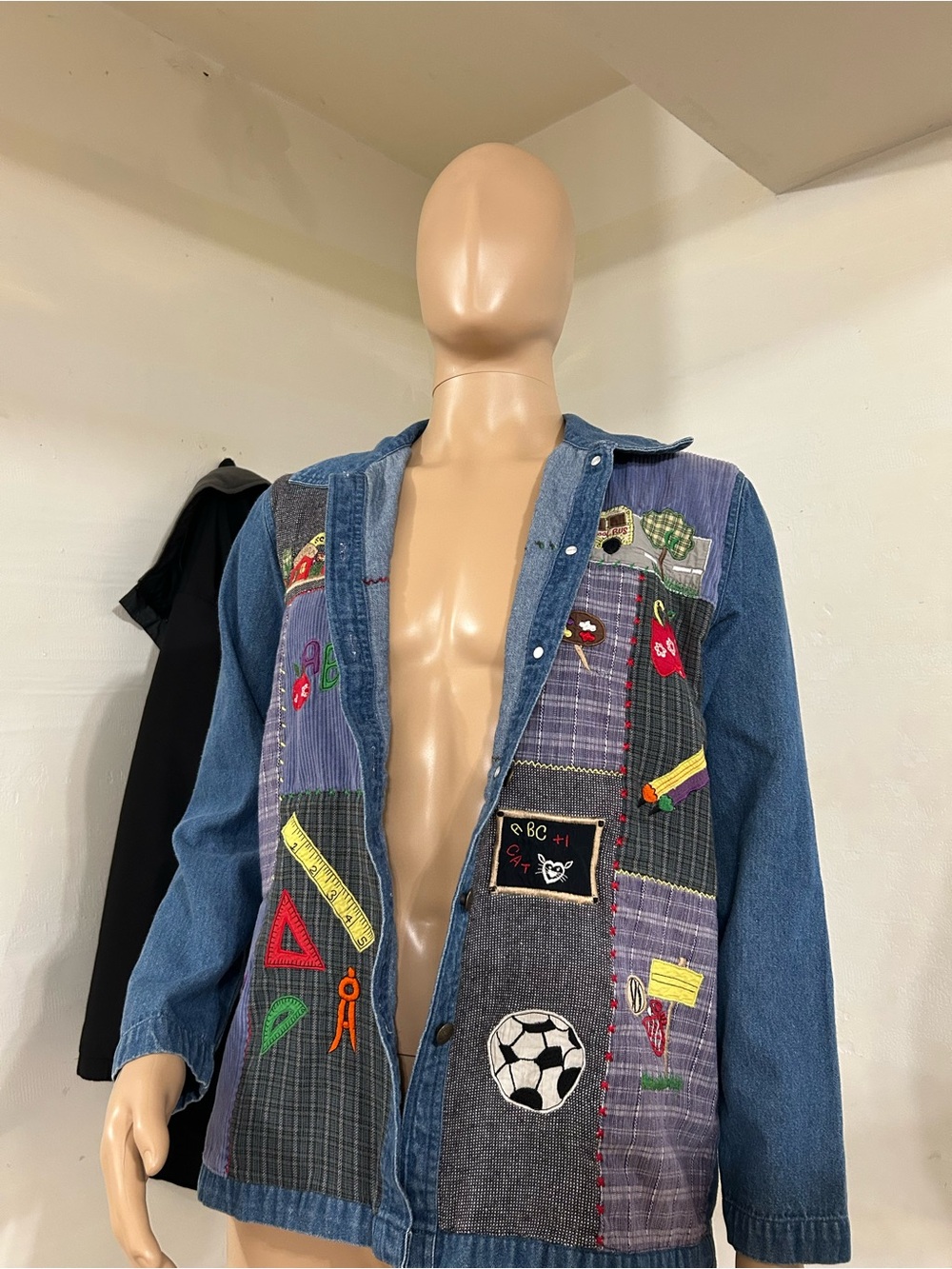 Quacker Factory Light Blue Denim Tag Shirt with Green Logo